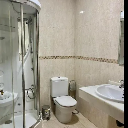 Piso Céntrico Con Parking Junto Al Templo Appartamento *