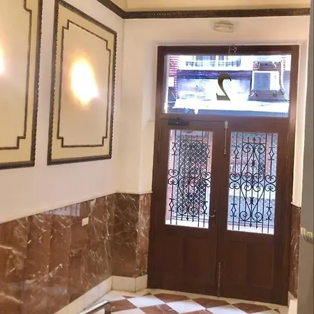 Piso Céntrico Con Parking Junto Al Templo Cordova